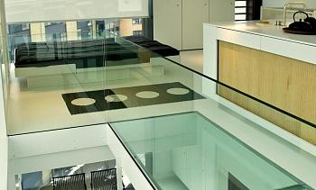 Стеклянные полы на кухне в Воронеже. Готовые проекты ПерилаГлавСнаб