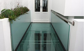 Двойное усиленное стеклянное перекрытие в Воронеже. Готовые проекты ПерилаГлавСнаб Двойное усиленное стеклянное перекрытие в Воронеже. Готовые проекты ПерилаГлавСнаб