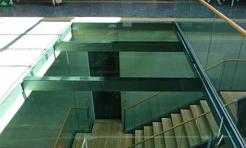 Стеклянный потолок в бизнес-центре в Воронеже. Готовые проекты ПерилаГлавСнаб