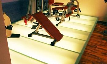 Люминесцентная подсветка стеклянного блочного пола в Воронеже. Готовые проекты ПерилаГлавСнаб