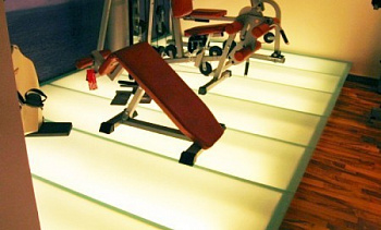 Люминесцентная подсветка стеклянного блочного пола в Воронеже. Готовые проекты ПерилаГлавСнаб Люминесцентная подсветка стеклянного блочного пола в Воронеже. Готовые проекты ПерилаГлавСнаб