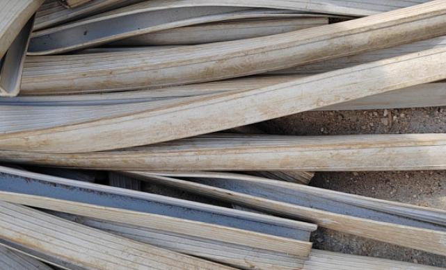 Уплотнитель в поручень с пазом 27х30 для стекла 8+8мм, EPDM (палки по 3м) СЕРЫЙ сорт 2 УЦЕНКА Фk307-G-с2 3